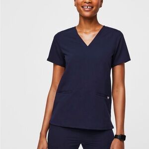 Figs scrubs Casma top and Kade cargo pants size XXS. Worn once. Smoke free home